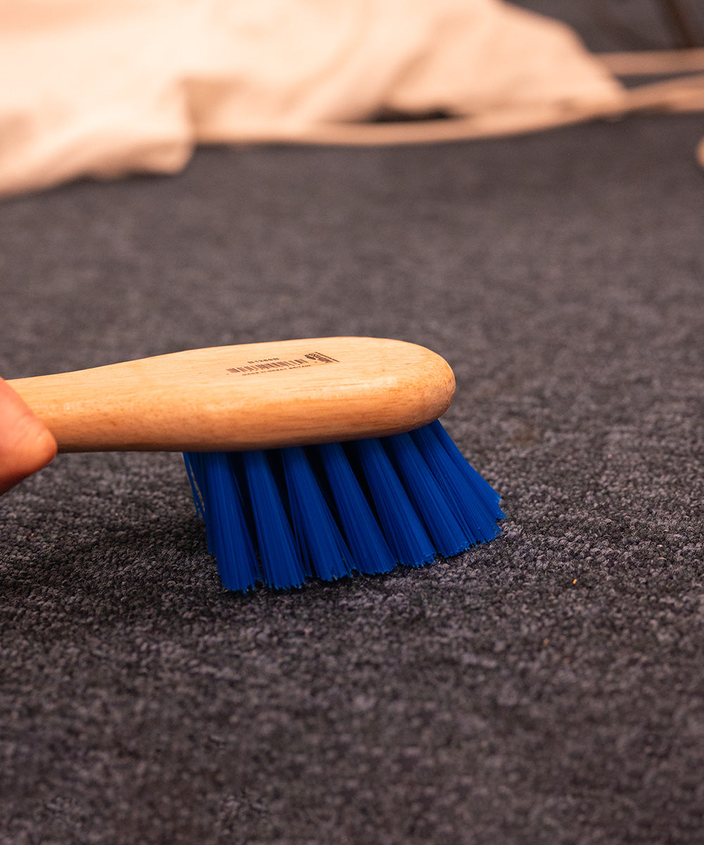 Traditional Wooden Bucket & Hoof Brush - Medium Stiff